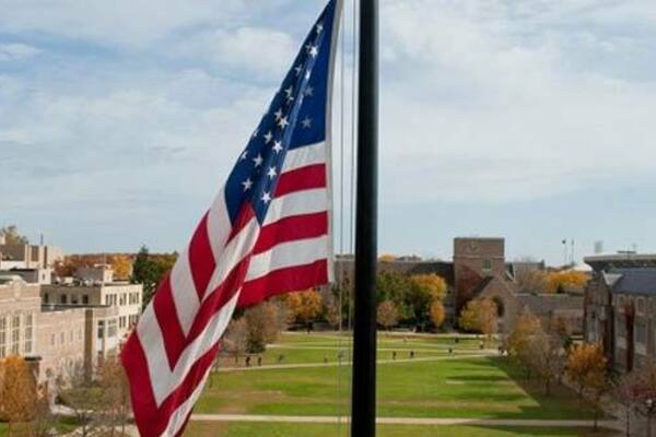 An American flag on Notre Dame's campus.